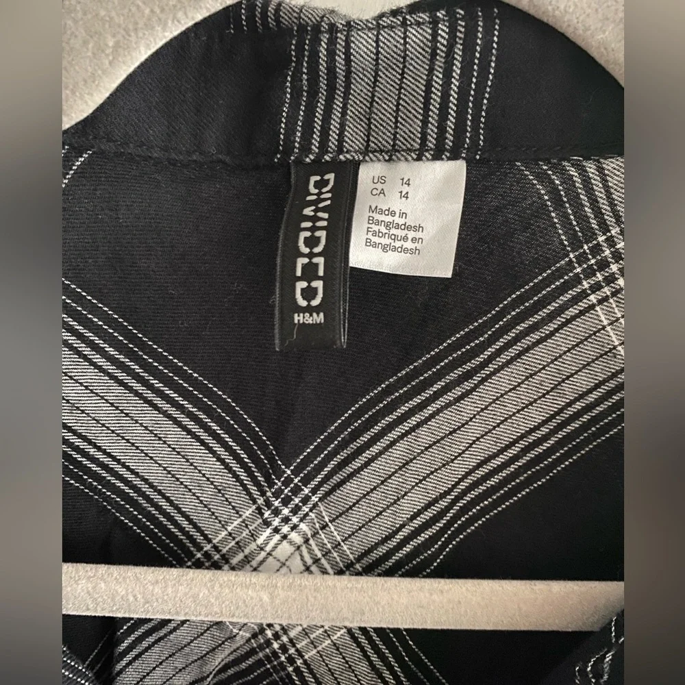 H&M Plaid Button Down Shirt - Picture 2 of 3
